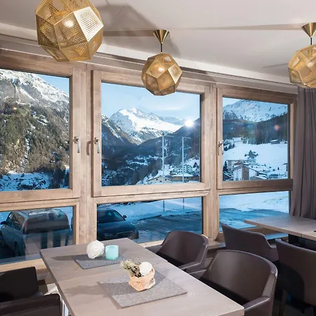 ゲストハウス Gruenerhof