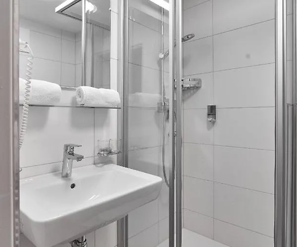 Gruenerhof Guest house 3*