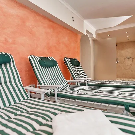 Grünerhof Pensión 3*