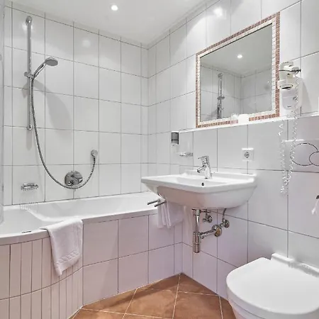 Pensión Grünerhof 3*