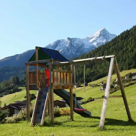 Grünerhof Pensión 3*